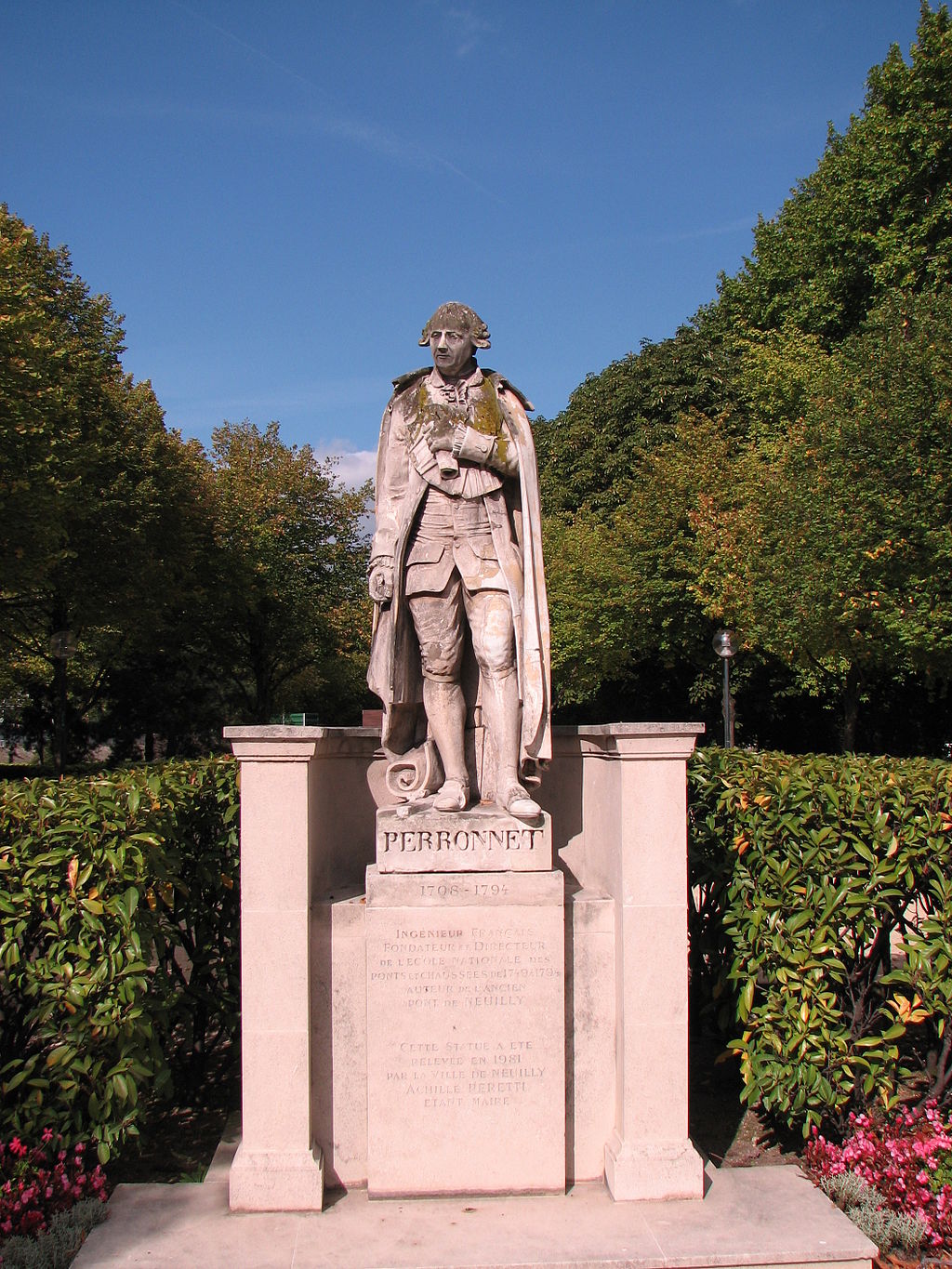 Tượng đài tưởng niệm Jean-Rodolphe Perronet