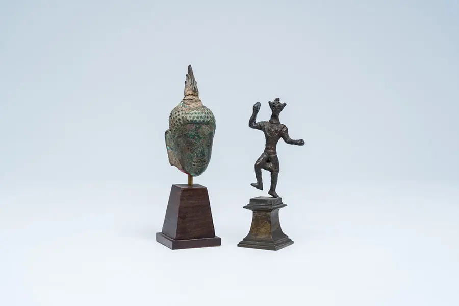 Người châu Á và quy trình đúc tượng đồng của mình từng cứu vãn nghệ thuật điêu khắc (ảnh: Coronari Auctions).