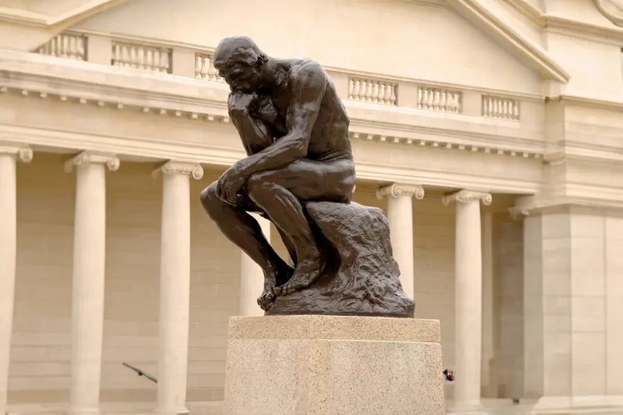 Tượng Người suy tư của Auguste Rodin
